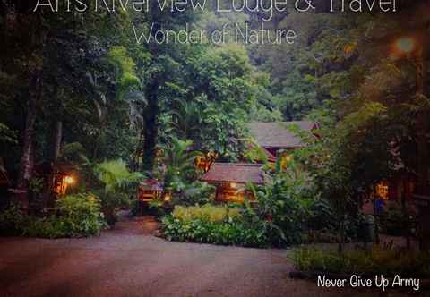 ภายนอกอาคาร Art's River View Lodge