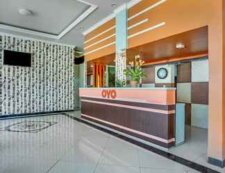 Lobi 2 OYO 3157 Grand City Inn