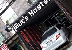 ภายนอกอาคาร 5 Buc's Hostel