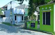 Bangunan 5 Family 3 Bedroom near Hartono Mall at Cipta Guest House