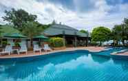 Swimming Pool 6 Phi Phi Andaman Beach Resort 