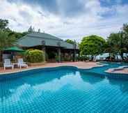 Kolam Renang 6 Phi Phi Andaman Beach Resort 