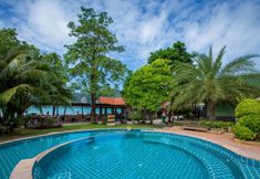 Swimming Pool 7 Phi Phi Andaman Beach Resort 