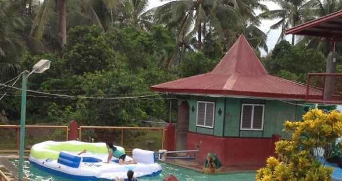 Swimming Pool Villa Juana's Angel Farm and Resort