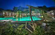 สระว่ายน้ำ 7 Coron Soleil Garden Resort