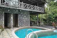 Swimming Pool Fig Tree Hills Resort