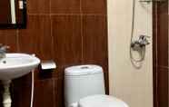 In-room Bathroom 3 Hoan Hy Hotel Dalat
