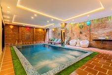 スイミングプール Golden River Hotel