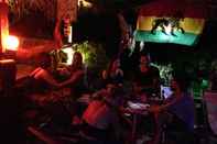 Bar, Kafe dan Lounge Lipe Camping Zone