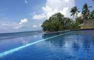 Kolam Renang 7 Blue Wave Inn