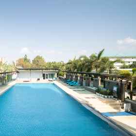 Royal Thai Residence 1, Hotel MuNasir Pool Cafe