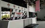 Lobi 5 Hype Motorsport Hotel Nilai