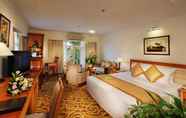 Kamar Tidur 5 First Hotel