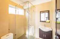 Toilet Kamar Xuan Cuong Hotel