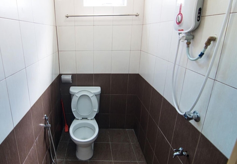 Toilet Kamar D Villa Guesthouse Langkawi