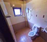 ห้องน้ำภายในห้อง 6 Baan Rub Lom Chom Tawan