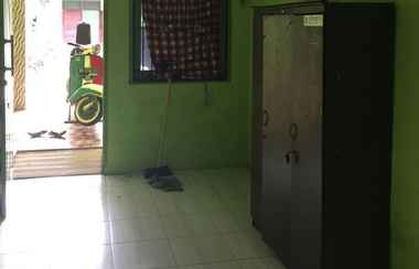 ล็อบบี้ 2 Male Room only at Jalan Taud Sukaria (ENI)