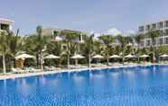 Swimming Pool 2 Diamond Bay Condotel-Resort Nha Trang