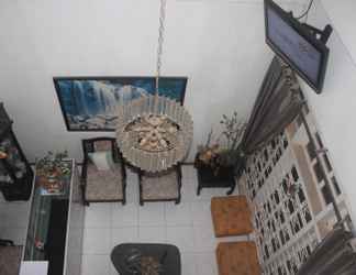 Sảnh chờ 2 Rumah Landee Homestay