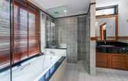 Toilet Kamar 4 Laguna Fairway Pool Villa (LLF6007)