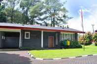 Lobby Bungalow Singgalang near Taman Safari