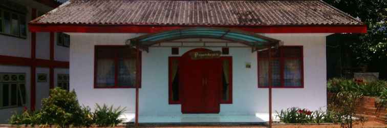 Lobby Bungalow Papandayan near Taman Safari