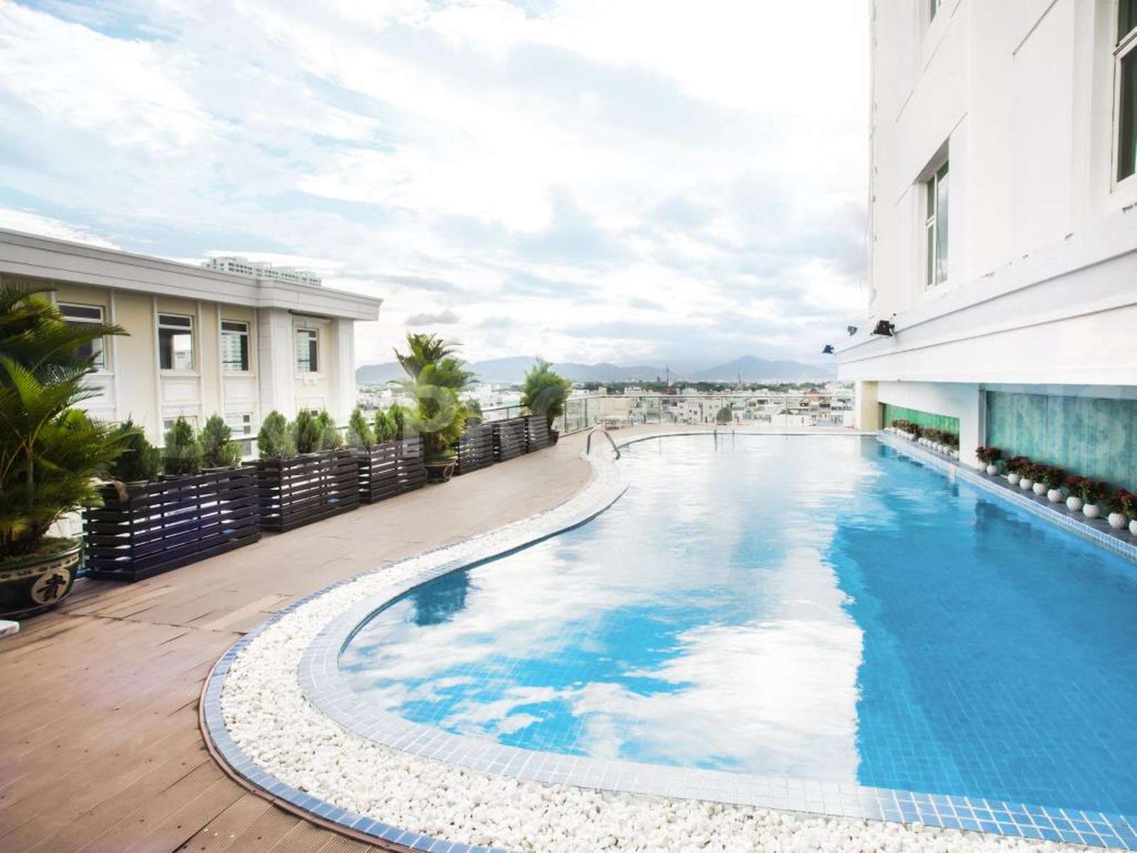 Vinh Trung Plaza Hotel - Khách sạn 4 sao Đà Nẵng gần biển Mỹ Khê