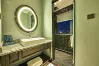 Phòng tắm bên trong Hotel D'Melin