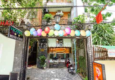 Bên ngoài Minh Chau Hotel