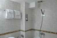 Toilet Kamar Queen 2 Hotel