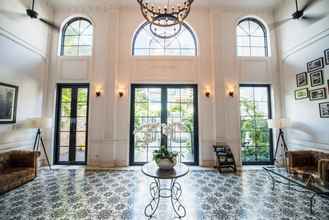 Lobby 4 The Alcove Library Hotel