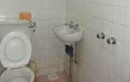 Toilet Kamar 4 GW Furama Hotel