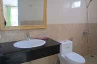 Toilet Kamar Thanh Loan Hotel