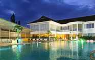 Kolam Renang 2 The Color Living Hotel