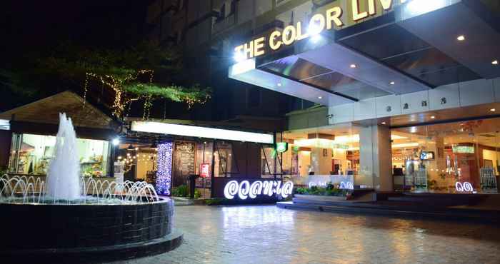 ภายนอกอาคาร The Color Living Hotel