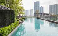 Swimming Pool 2 The Base Park East By Favstay