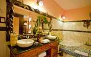 In-room Bathroom 7 Takalau Residences and Resort