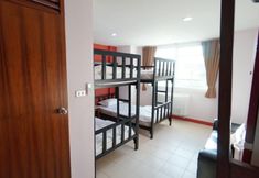 ห้องนอน 6 Rada Arak Hostel