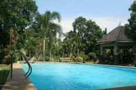 สระว่ายน้ำ Lawiswis Kawayan Resort