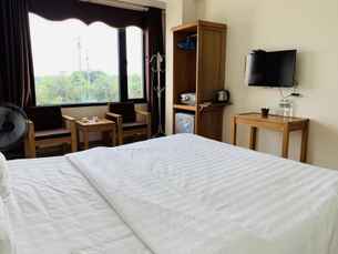 Dragon Airport Hotel, THB 634.25
