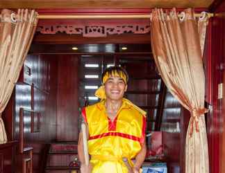 Sảnh chờ 2 Halong Royal Palace Cruise