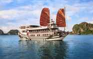 Luar Bangunan 2 Halong Royal Palace Cruise