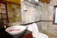 Toilet Kamar Halong Imperial Classic Cruise