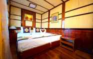 Kamar Tidur 6 Halong Imperial Classic Cruise