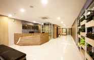 Lobby 4 Verse Lite Hotel Gajah Mada