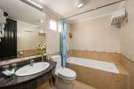 Toilet Kamar Little Diamond Hotel