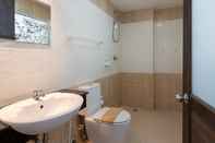 Toilet Kamar Golden House Hotel Patong