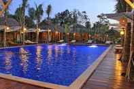 สระว่ายน้ำ Phu Quoc Dragon Resort & Spa