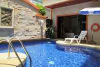 Kolam Renang MT Hotel Patong (SHA Certified)