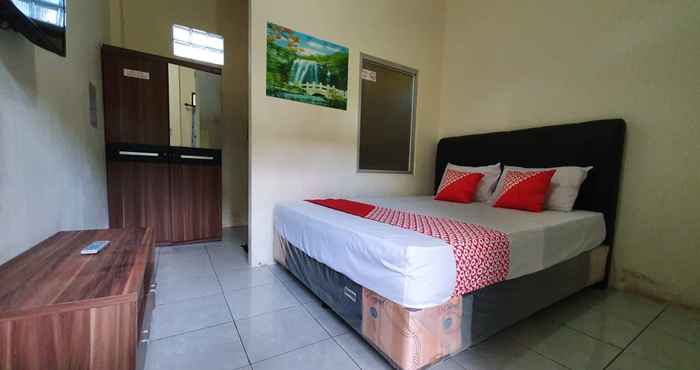 Kamar Tidur OYO 3830 Dfarys Gh Syariah